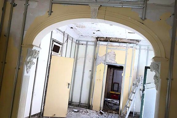 Heritage plaster arch matched and restored during a period renovation